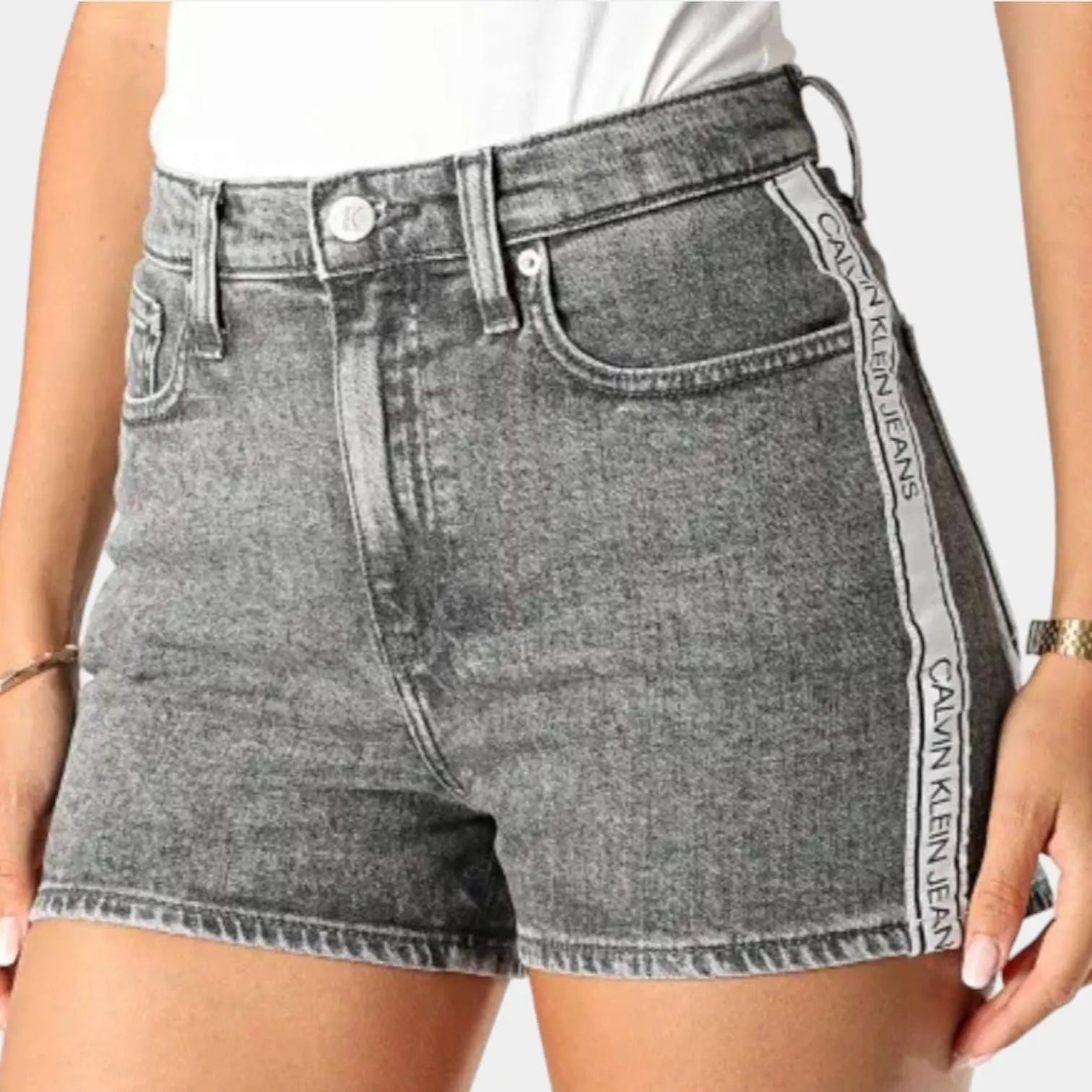 CALVIN KLEIN SHORT FEMME UNIQFRENCH