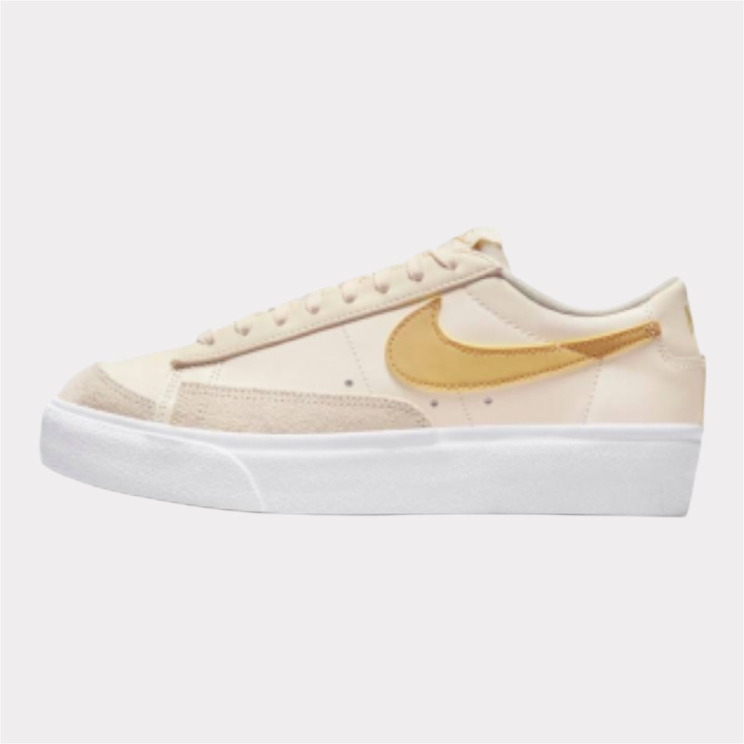 NIKE W BLAZER LOW PLATFORM SATURN OR BLANC NIKE