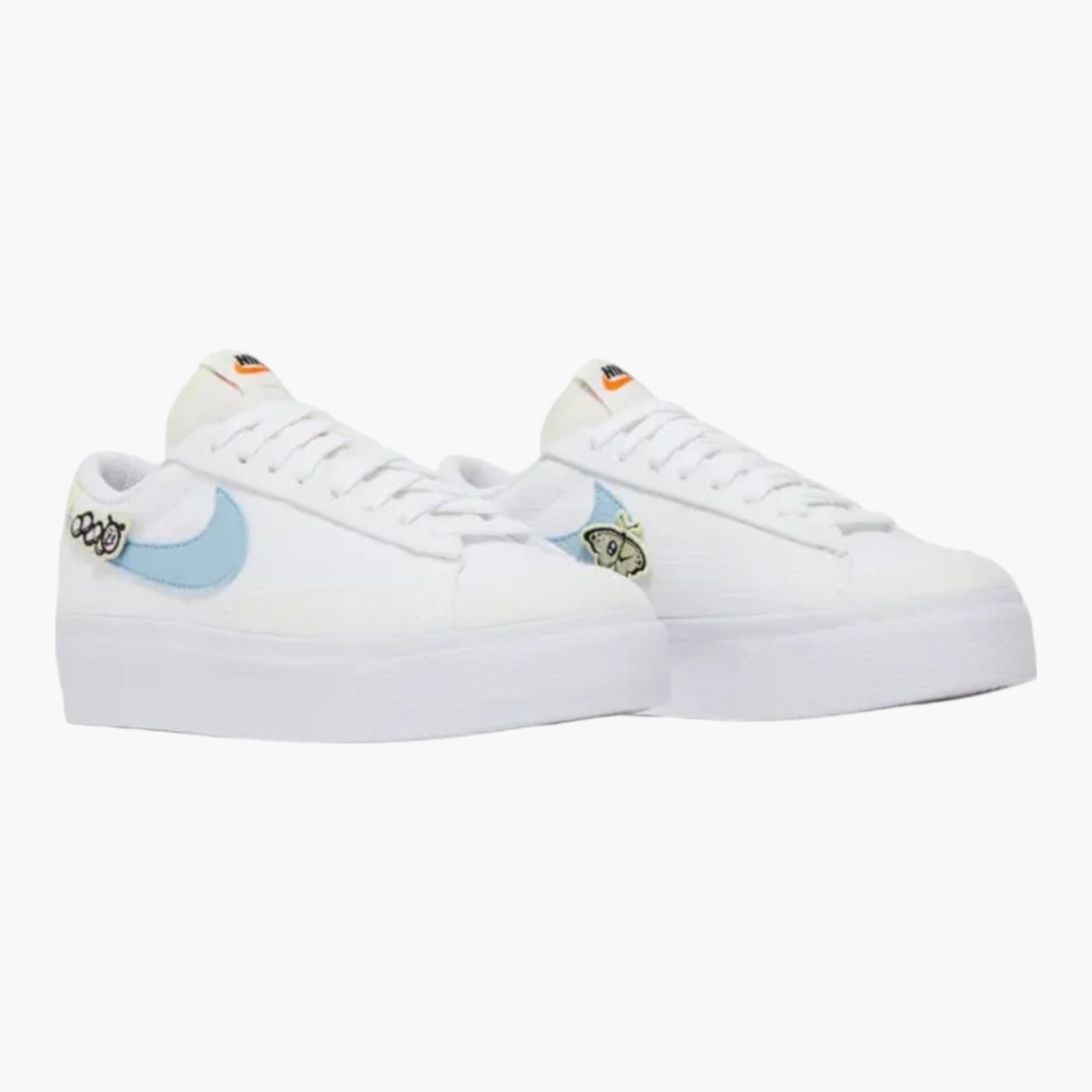 NIKE BASKET BLAZER LOW PLATFORM SE NN BLANC ROSE BLEU FEMME NIKE